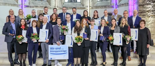 Gruppenfoto während der Preisverleihung des Bildungspreises 2025 der IHK.
